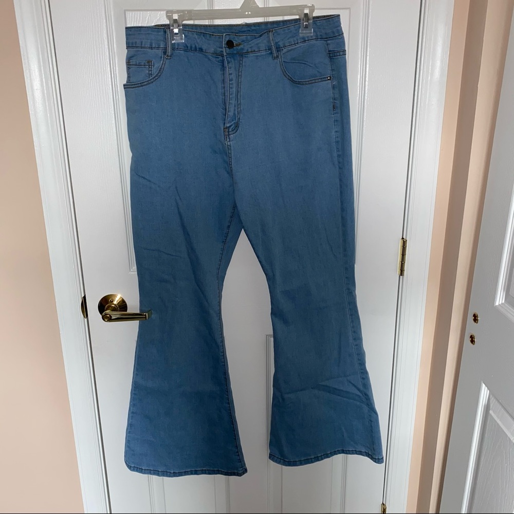 NWOT SHEIN Light-wash Flare Jeans - 2X